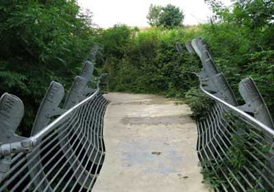 bridge on South Landing sculpture trail